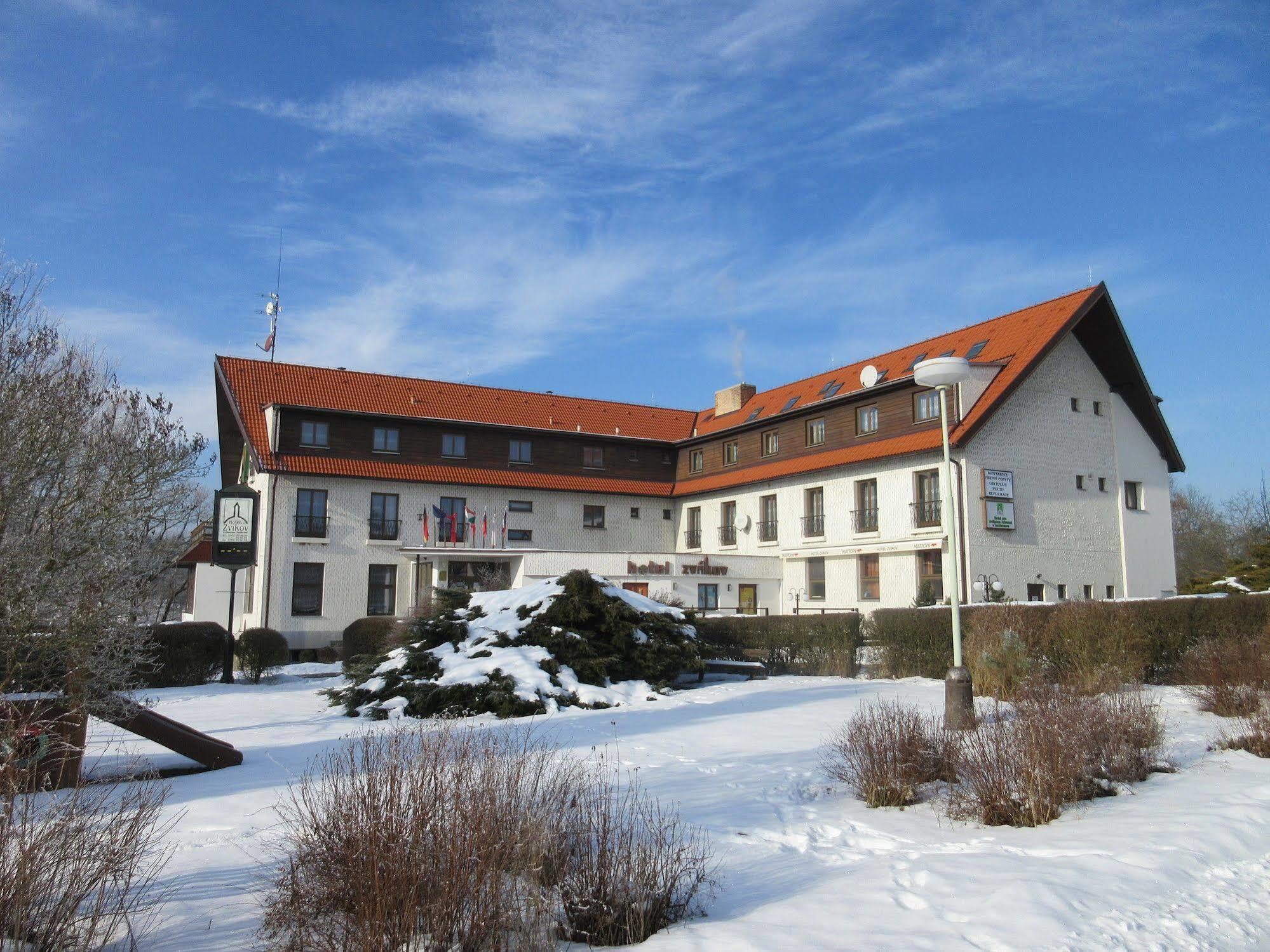 Resort Hotel Zvikov Звиковске Подгради Экстерьер фото