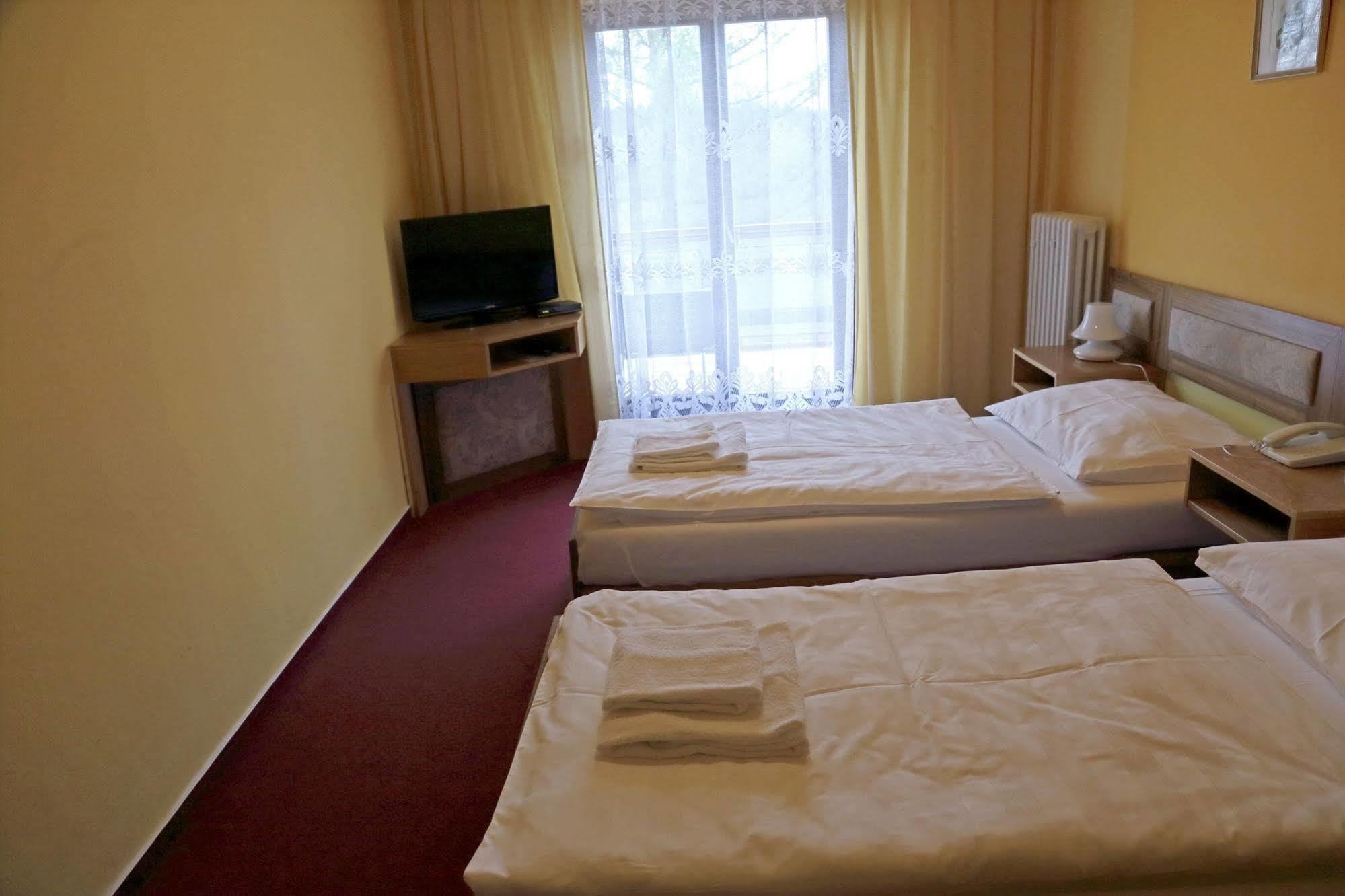 Resort Hotel Zvikov Звиковске Подгради Экстерьер фото