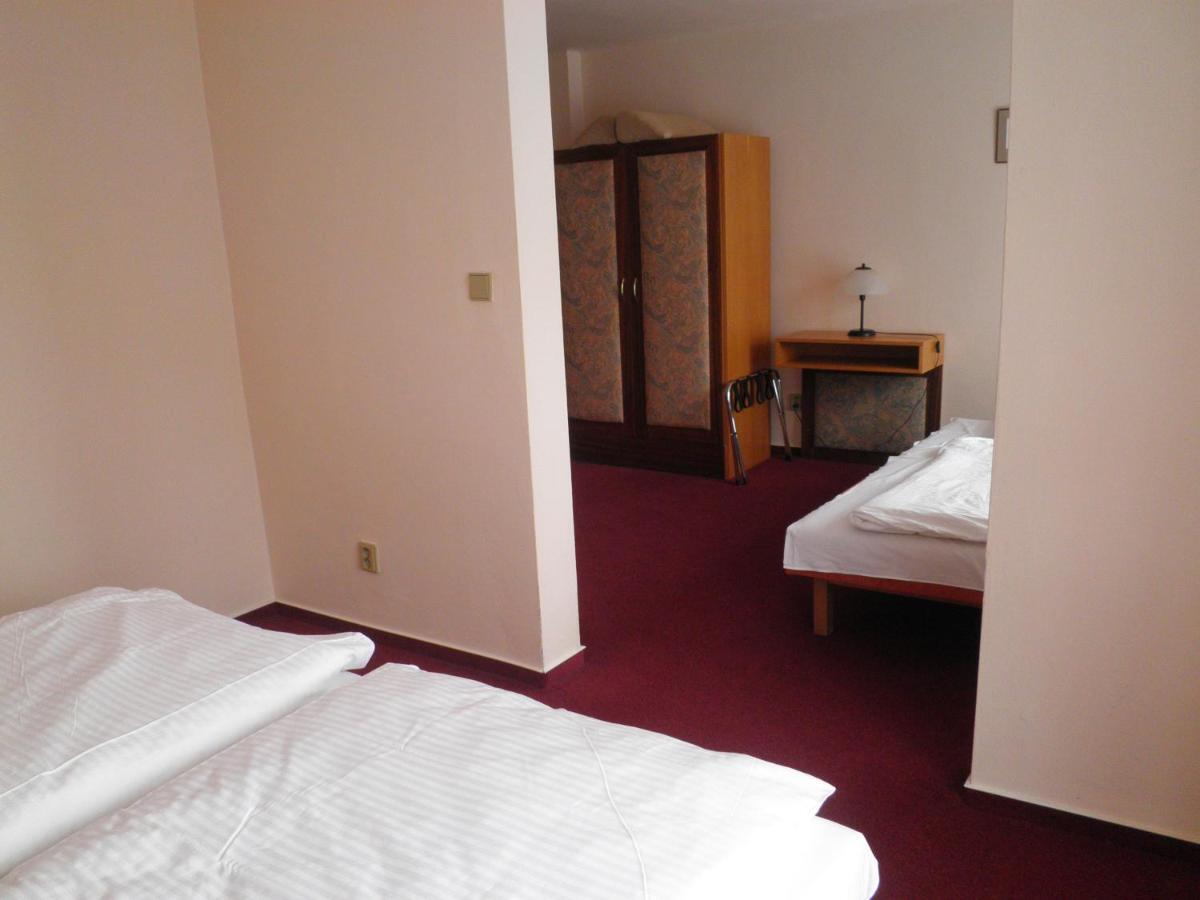 Resort Hotel Zvikov Звиковске Подгради Экстерьер фото