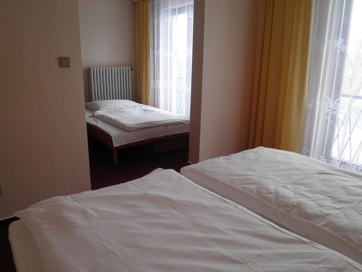 Resort Hotel Zvikov Звиковске Подгради Экстерьер фото